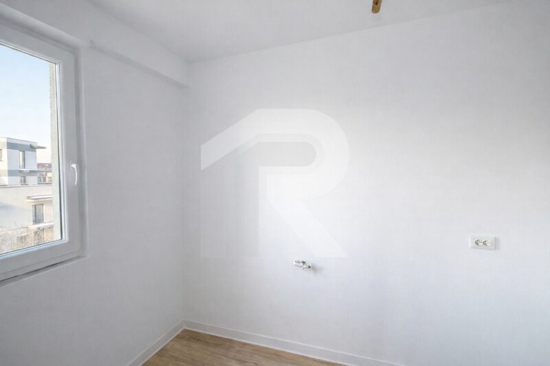 Teiul Doamnei nr. 108, de vanzare garsoniera, ideal investitie.